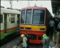 Pengguna KRL Dirugikan