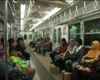Kursi Prioritas di KRL Dipertanyakan