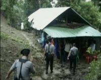 Pondasi Rumah Ambruk, Timpa Rumah Tangga