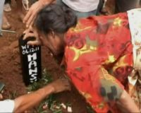 3 Korban Tewas Dimakamkan