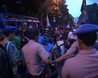 Demo Mahasiswa Berakhir Bentrok