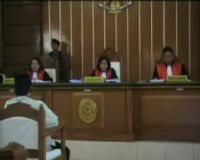 Keluarga Terpidana Emosi dengan Keluarga Korban