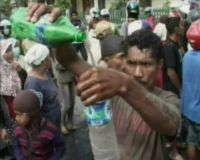 Tak Dipasok Air Bersih, Warga Unjuk Rasa