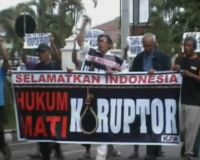 Aksi Teatrikal Warnai Peringatan Hari Anti Korupsi
