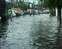 Jakarta Diterjang Angin Kencang