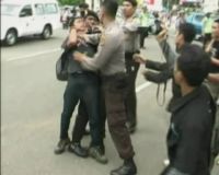 Demo Mahasiswa Berakhir Bentrok