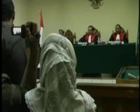 Ibu Korban Ngamuk di Pengadilan