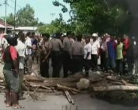 Pemblokiran Jalan di Kota Manokwari Meluas
