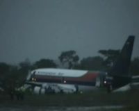 Pesawat Sriwijaya Air Keluar Landasan