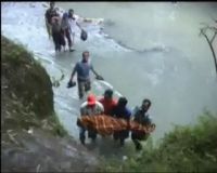 2 Siswa SMP Tenggelam Saat Berenang di Sungai