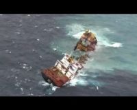 Kapal Kargo di Laut Selandia Baru Terbelah Dua