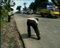 Tabrakan Maut Bus vs Mini Bus, 5 Orang Tewas