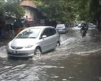 Hujan, Jalanan Ibukota Banjir