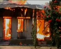 Konflik Tanah Warga Bakar Rumah 
