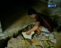 Tanah Retak Ancam Kawasan Pemukiman