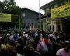 Bagi-bagi Sembako untuk Warga Miskin
