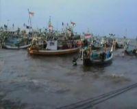 Cuaca Buruk Belasan Perahu Nelayan Terseret