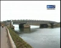 Jembatan Marunda Berlubang