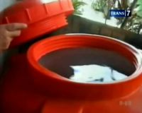Pemadaman Air, Warga Tampung Air Bersih