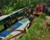 Bangkai Bus Dievakuasi