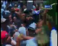 Grebeg Maulid, Tebar Uang Belasan Juta