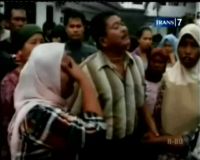 Pengadilan Mengecewakan, Keluarga Korban Protes 
