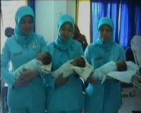 Kelahiran Bayi Kembar 3 Disambut Haru