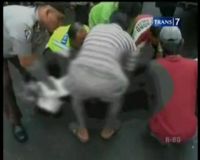 Pengendara Motor Tewas Terlindas