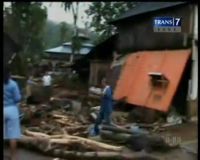 Ratusan Rumah Hancur Diterjang Banjir