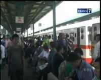 Penumpang Abaikan Larangan Merokok