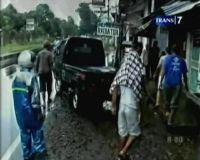 Mobil Tabrak Pengendara Sepeda Motor
