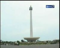 MONAS, Ikon Jakarta yang Terselimuti Sampah