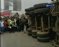 Truk Bermuatan Bahan Kimia Terguling, 1 Tewas