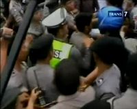 Mahasiswa Tutup Jalur Pantura