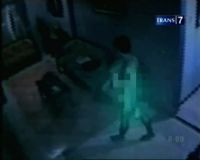 Maling Tanpa Busana, Terekam CCTV