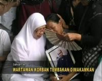 Flash: Wartawan Korban Tembakan Dimakamkan