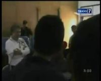 Pedagang Lempari Satpol PP dengan Celana Dalam