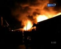 Tiga Pabrik Ludes Terbakar