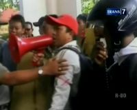 Ricuh, Pedagang Pasar Serang Pengelola