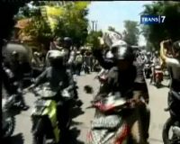 Tolak Harga BBM Naik Mahasiswa dan Anggota DPR Ricuh