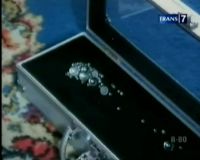 Liur Batu yang Dihasilkan Bayi, Murni Bola Kaca