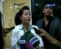 Wanita Emas Adukan Partai Gurem