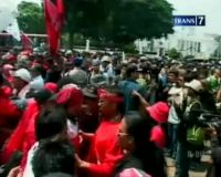 Iwak Peyek, IRT & ABG Warnai Demo Tolak Kenaikan BBM