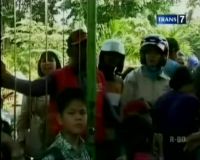 Takut Demo, Orangtua Jemput Anak di Sekolah