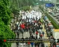 Massa Pendemo Padati Gedung DPR-MPR  