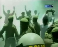 Demo Bentrok, Polisi dan Mahasiswa Terluka