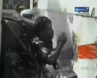 Kecelakaan Beruntun, Sopir Mobil Box Terjepit