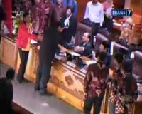 Tingkah Politisi DPR yang Memalukan