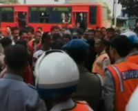 Flash: Unjuk Rasa Tolak TransJakarta