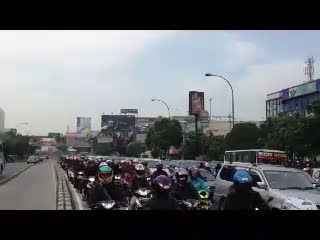 Motor Masuk Jalur Busway, Tertib Lalin Dipertanyakan?